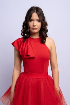 Anita nyakban záródó, félvállas fodros body, piros