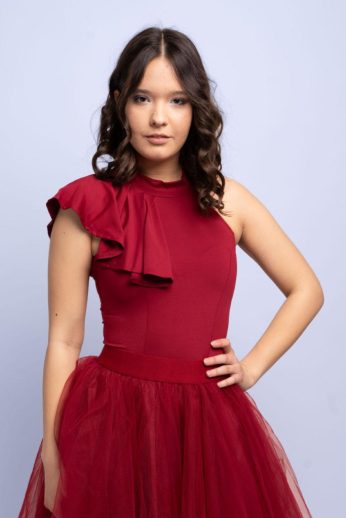 Anita nyakban záródó, félvállas fodros body, bordó