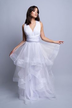 Vízfodros, lágyan csillámló fátyoltüllös infinity menyasszonyi ruha