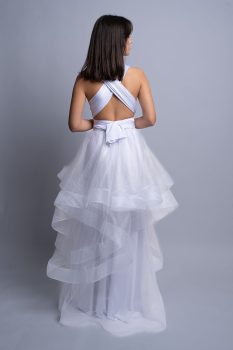 Vízfodros, lágyan csillámló fátyoltüllös infinity menyasszonyi ruha