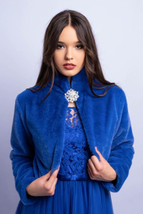 Szőrme boleró brossal, királykék