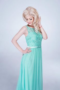 Odett szaténszalagos, tüllös maxiruha, menta