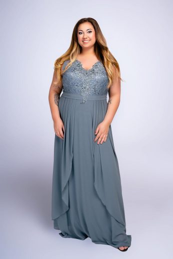 Lidia, csipkerátétes, gyöngyös, dekoltált, plus-size, muszlin, maxiruha, acélkék