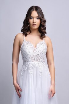 Princess csipkés csillogós, tüllös menyasszonyi ruha tüll stólával, fehér