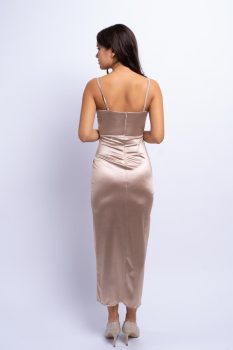 Linda fényes átlapolt felsliccelt szatén maxiruha, pezsgő, L/XL