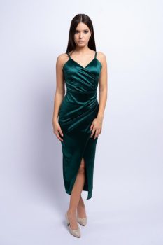 Linda fényes átlapolt felsliccelt szatén maxiruha, fenyőzöld