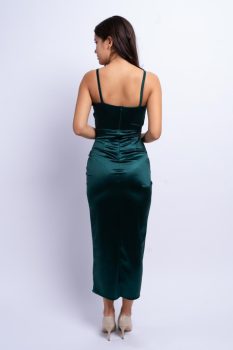 Linda fényes átlapolt felsliccelt szatén maxiruha, fenyőzöld