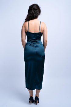 Linda fényes átlapolt felsliccelt szatén maxiruha, petrolkék, L/XL