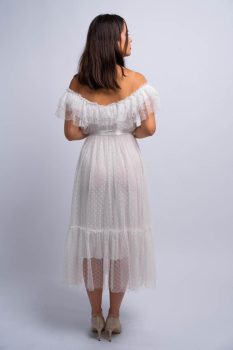 Annabelle tüllös pöttyös fodros vállú midi menyasszonyi ruha, fehér