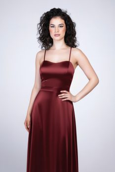 Stella A-vonalú fűzős hátú szatén alkalmi maxi ruha, bordó