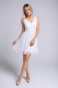 Lucy tüllös rövid menyasszonyi ruha, fehér, teljes alakos, elölről