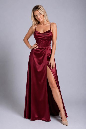 Marilyn fűzős hátú A-vonalú corset hatású szatén maxi ruha, bordó , teljes alakos elölről