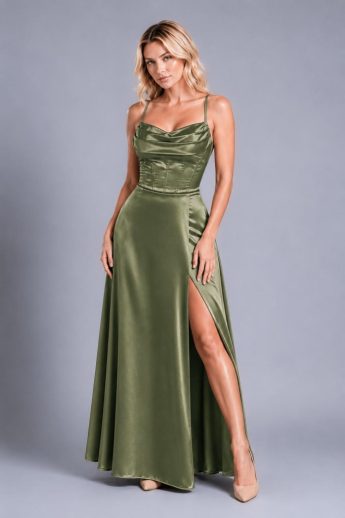 Marilyn fűzős hátú A-vonalú corset hatású szatén maxi ruha, khaki zöld szín, félalakos, elölről, teljes alakos